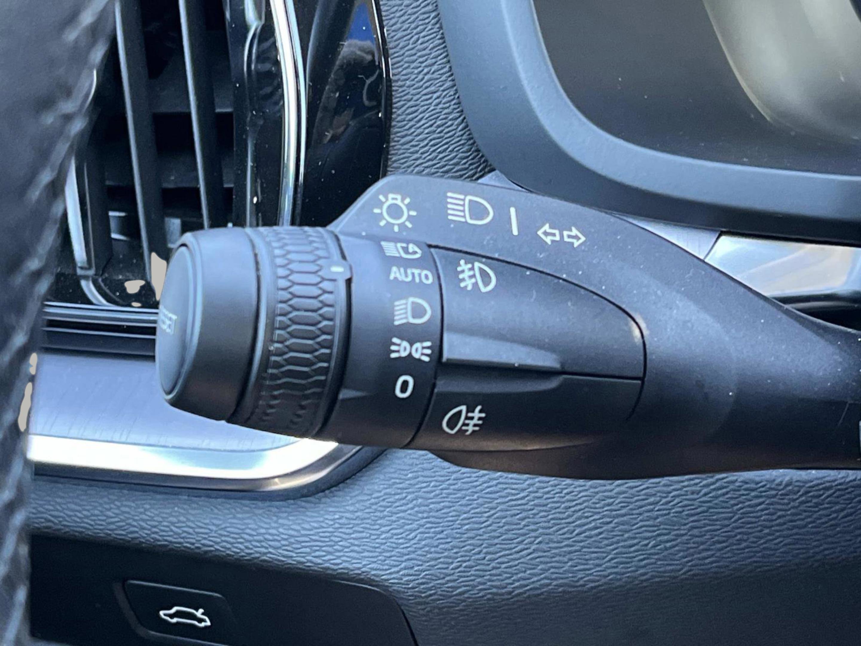 Used 2024 Volvo S60 B5 Core image 37