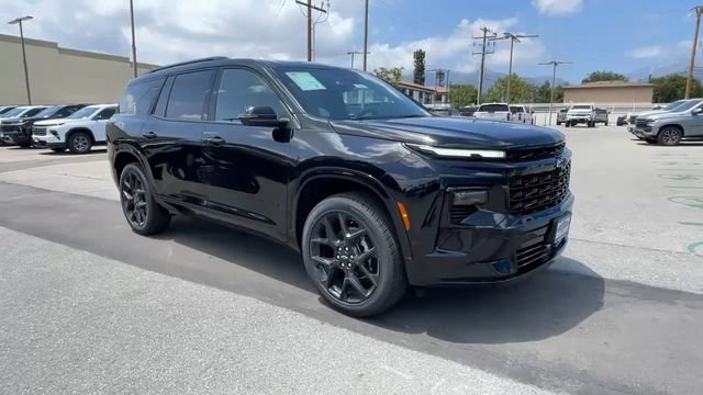 New 2026 Chevrolet Traverse RS w/ LPO, Floor Liner Package FWD image 35