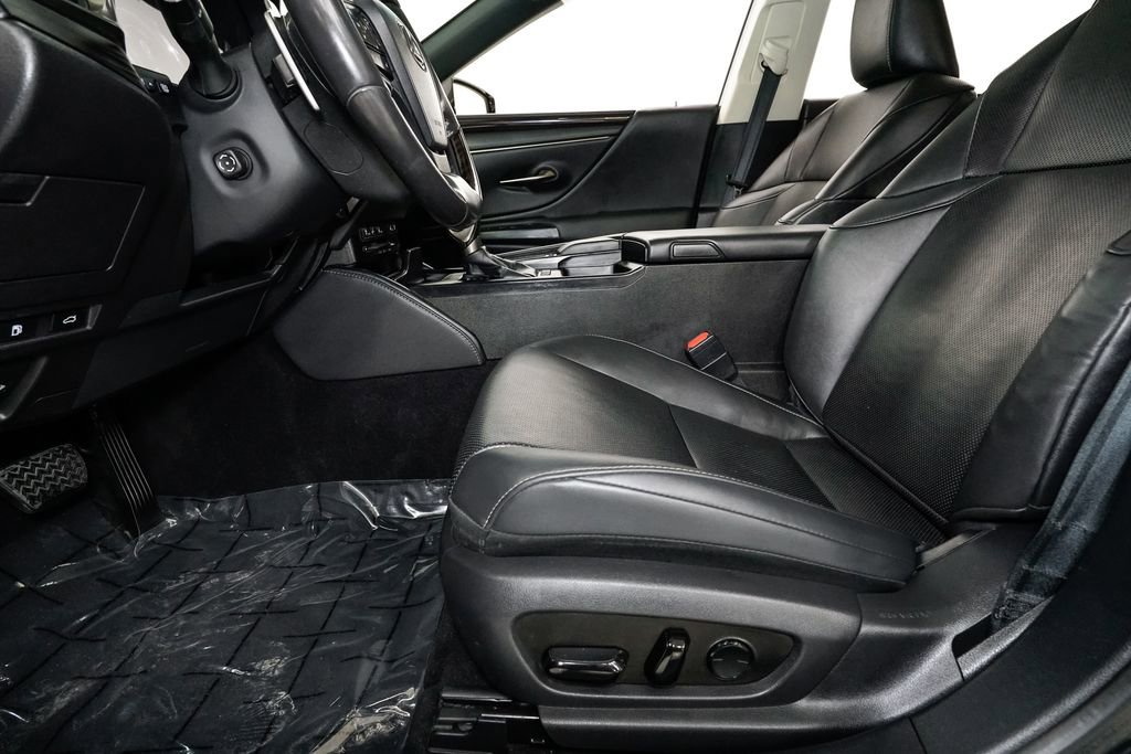 Used 2020 Lexus ES 300h 300h w/ Premium Package image 12