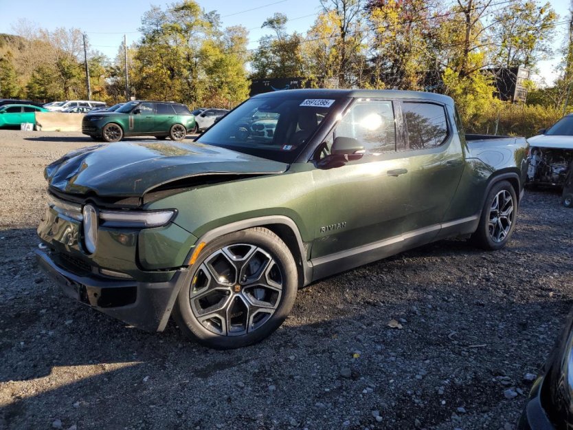 Used 2025 Rivian R1T Adventure image 3