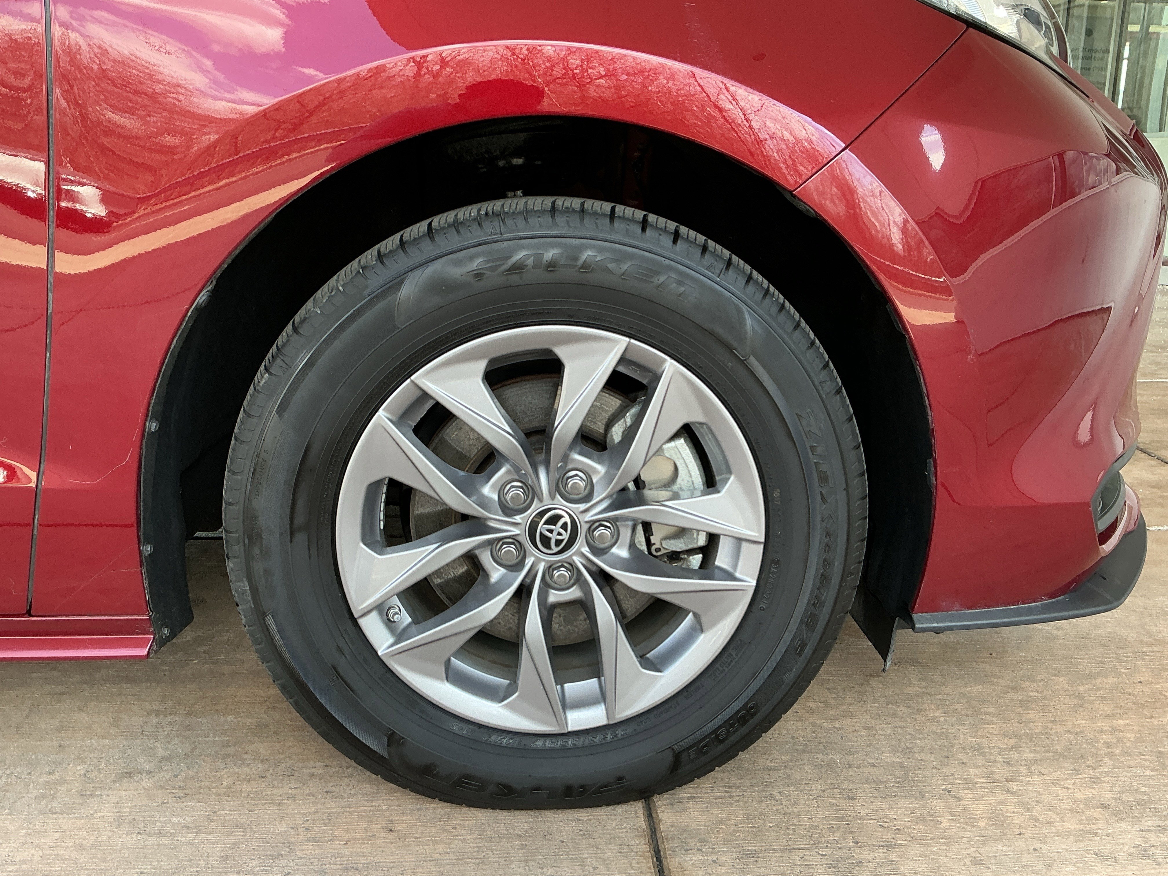 Used 2022 Toyota Sienna LE image 28