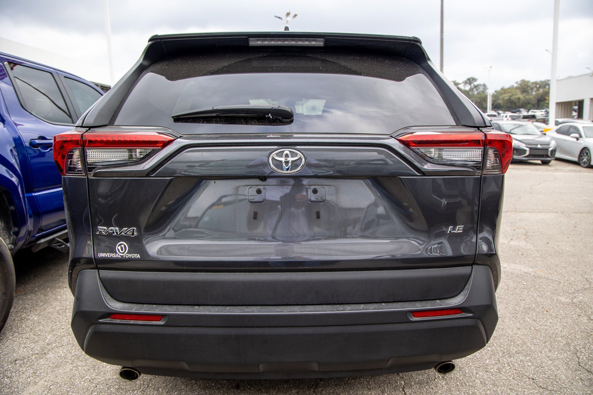 Used 2020 Toyota RAV4 LE image 9