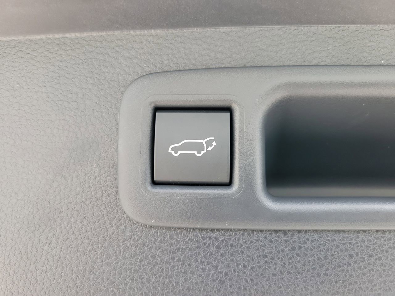 New 2026 Toyota Highlander XLE image 10