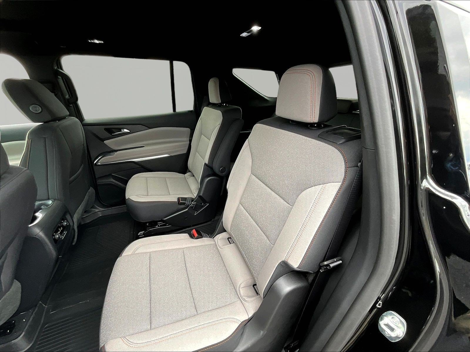 New 2027 Chevrolet Traverse LT w/ Sun and Wheel Package AWD/4WD image 18