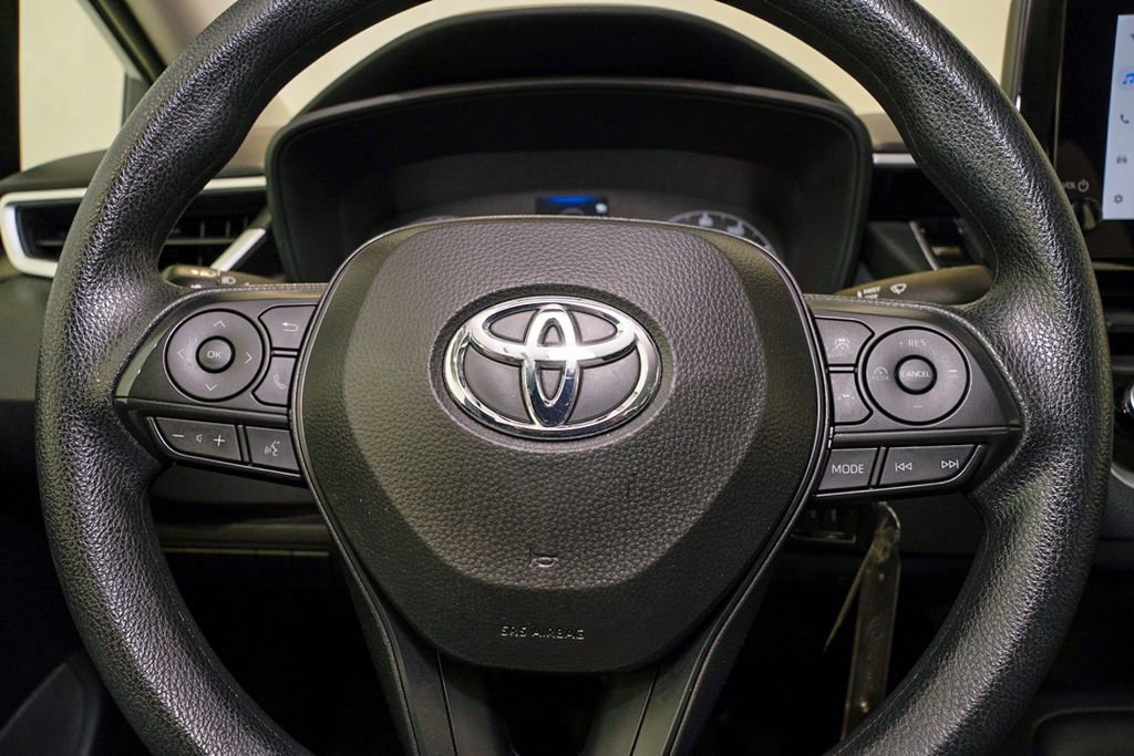 Used 2025 Toyota Corolla LE image 17