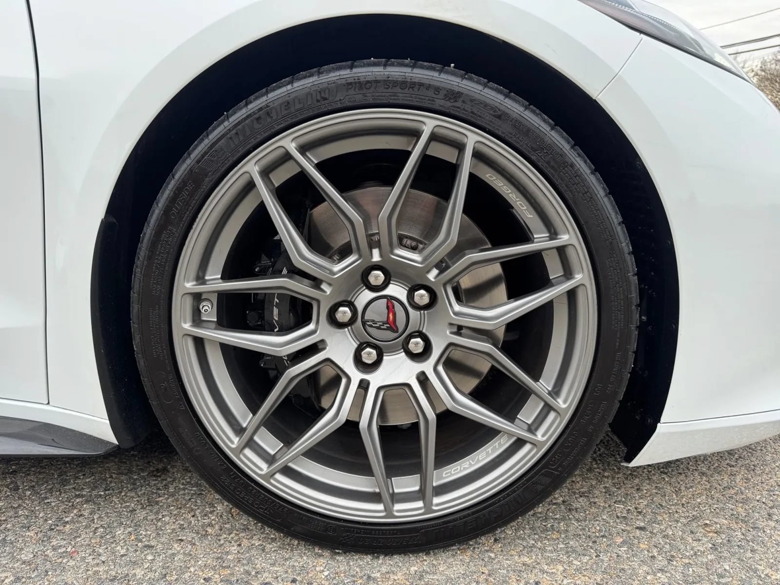 Used 2024 Chevrolet Corvette Z06 RWD image 39