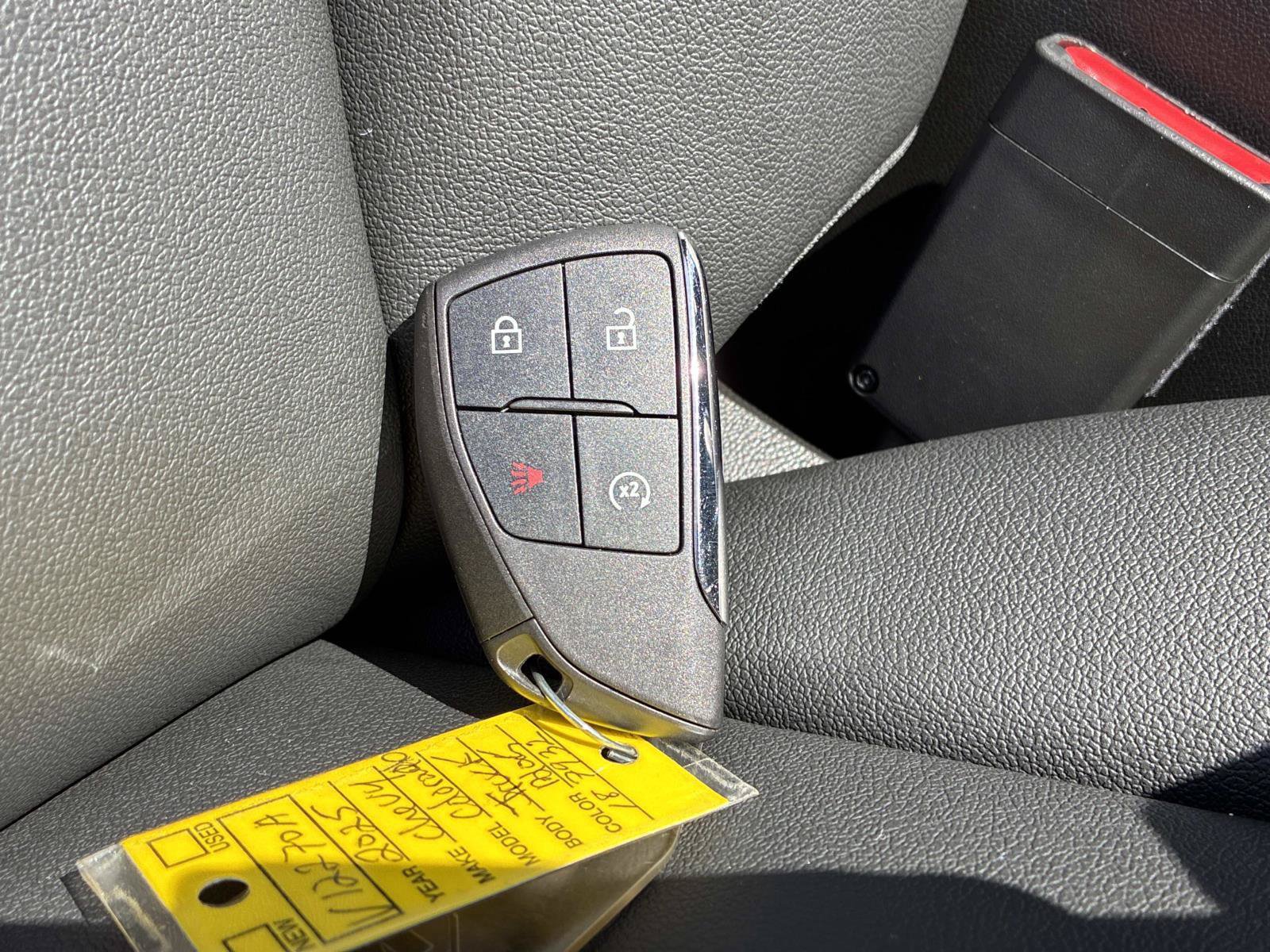 Used 2025 Chevrolet Colorado Trail Boss AWD/4WD image 9