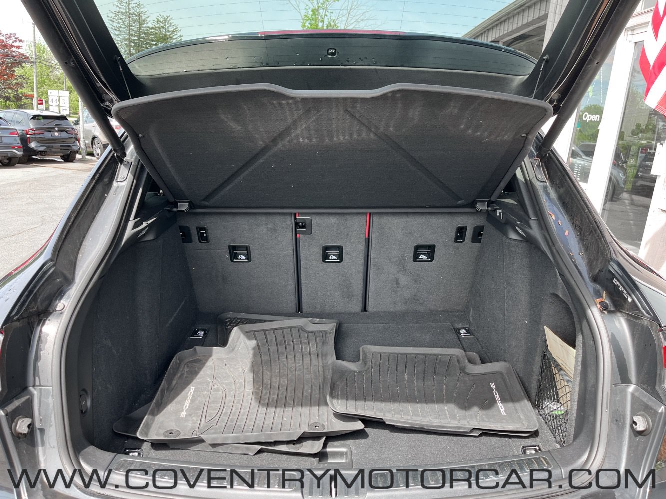 Used 2022 Porsche Macan AWD/4WD image 12