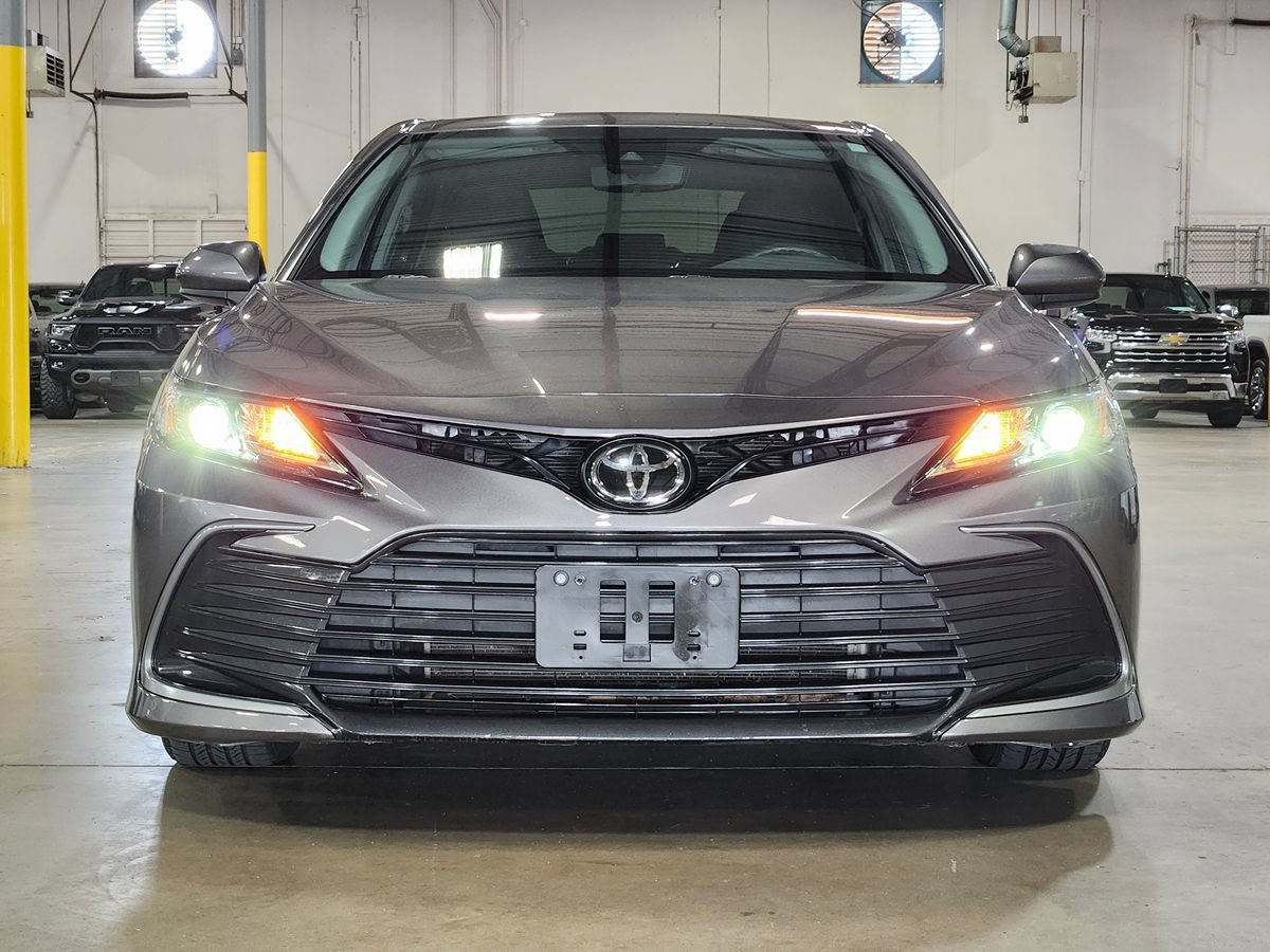 Used 2022 Toyota Camry LE FWD image 2