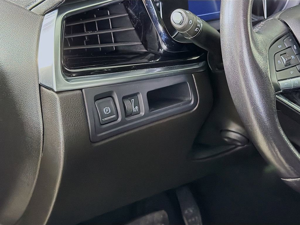 Used 2023 Cadillac XT6 Premium Luxury image 12