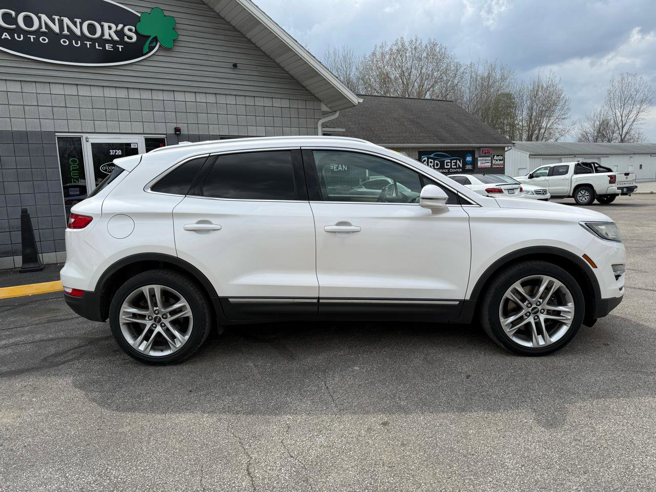 Used 2016 Lincoln MKC Reserve AWD/4WD image 2