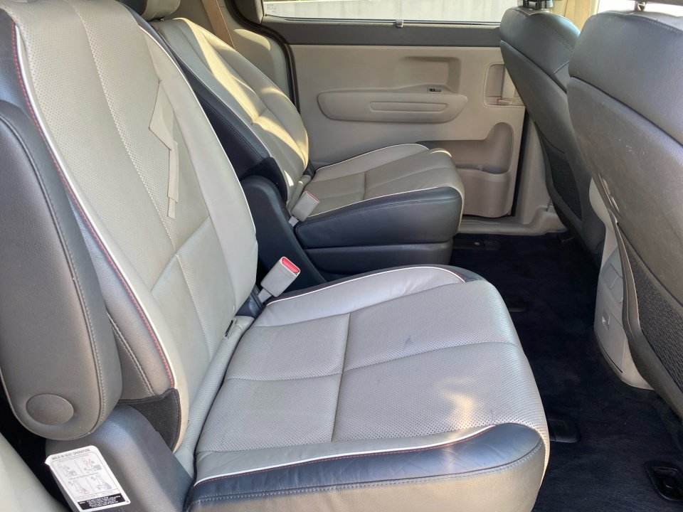 Used 2017 Kia Sedona LX w/ LX Essentials Premium Package FWD image 33