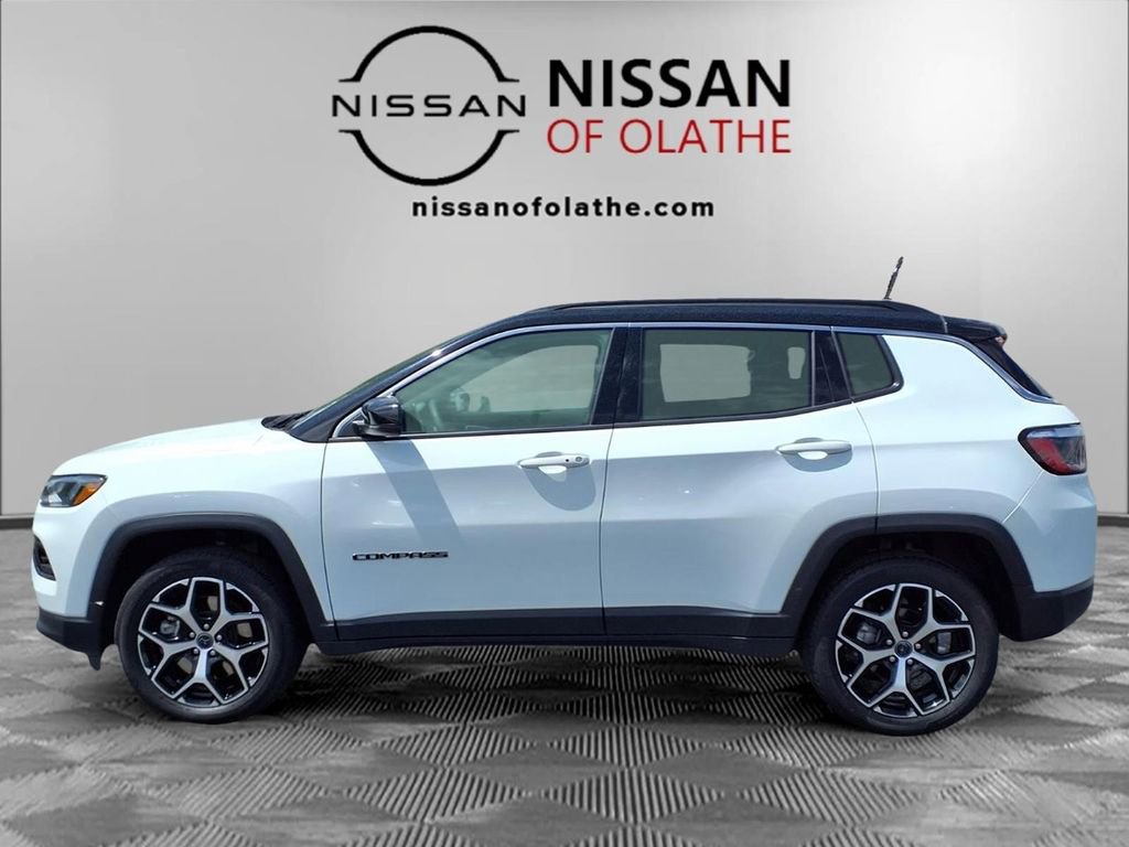 Used 2025 Jeep Compass Limited AWD/4WD image 19