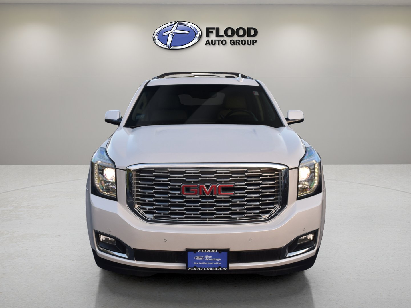 Used 2019 GMC Yukon XL Denali image 2