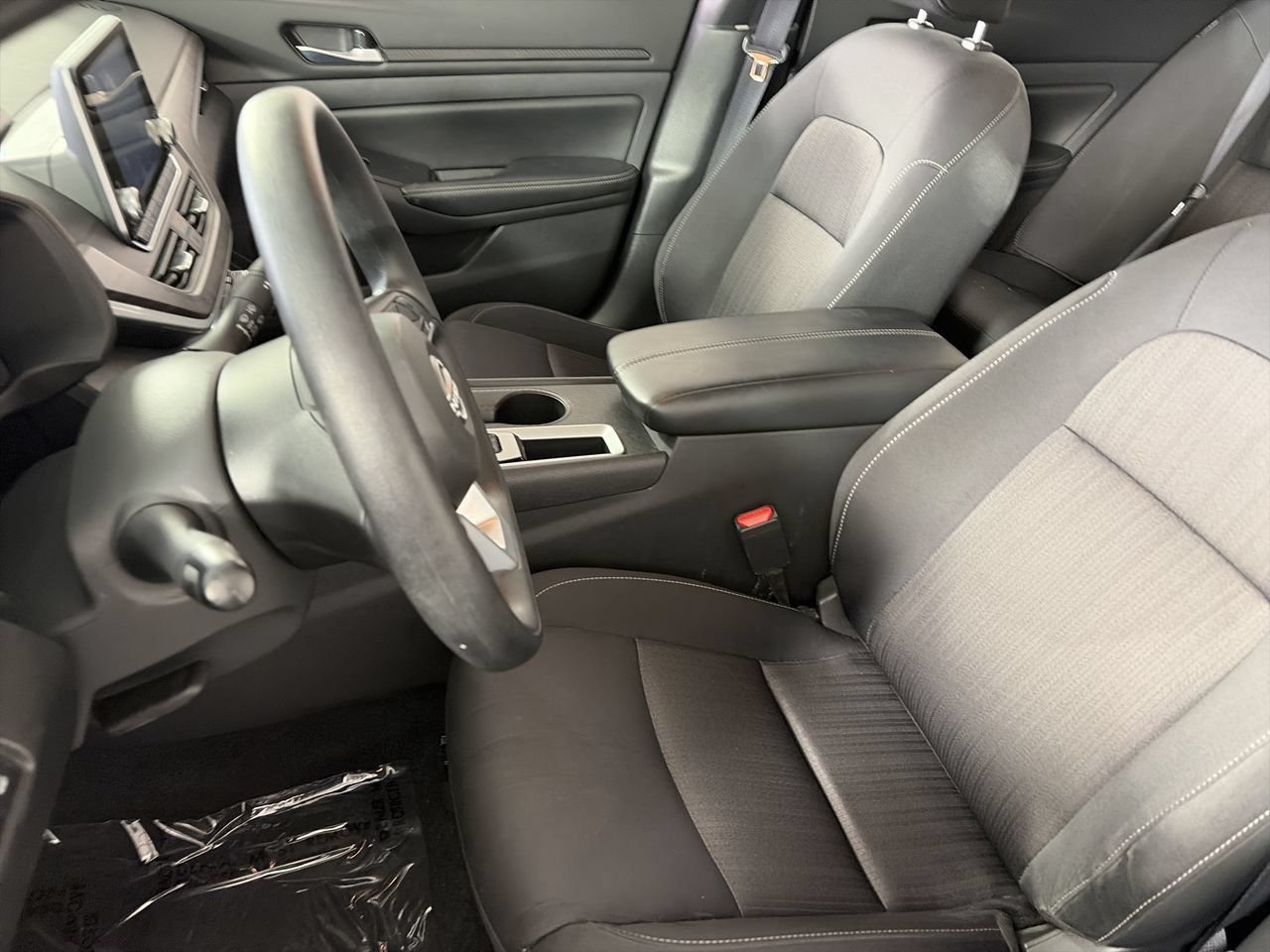 Used 2025 Nissan Altima 2.5 SV FWD image 19