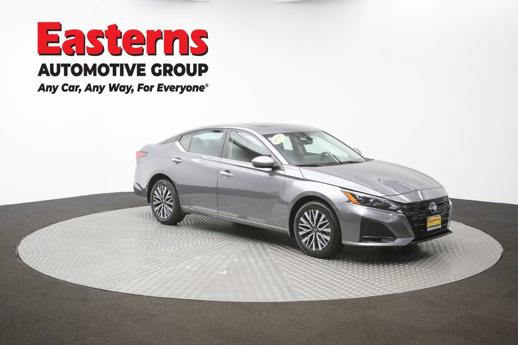 Used 2024 Nissan Altima 2.5 SV w/ SV Premium Package AWD/4WD image 45