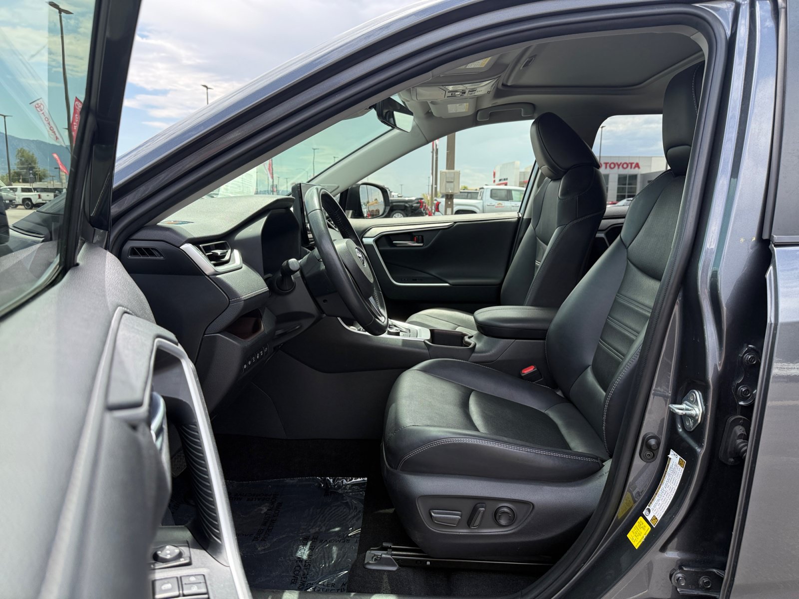 Used 2023 Toyota RAV4 Limited AWD/4WD image 11