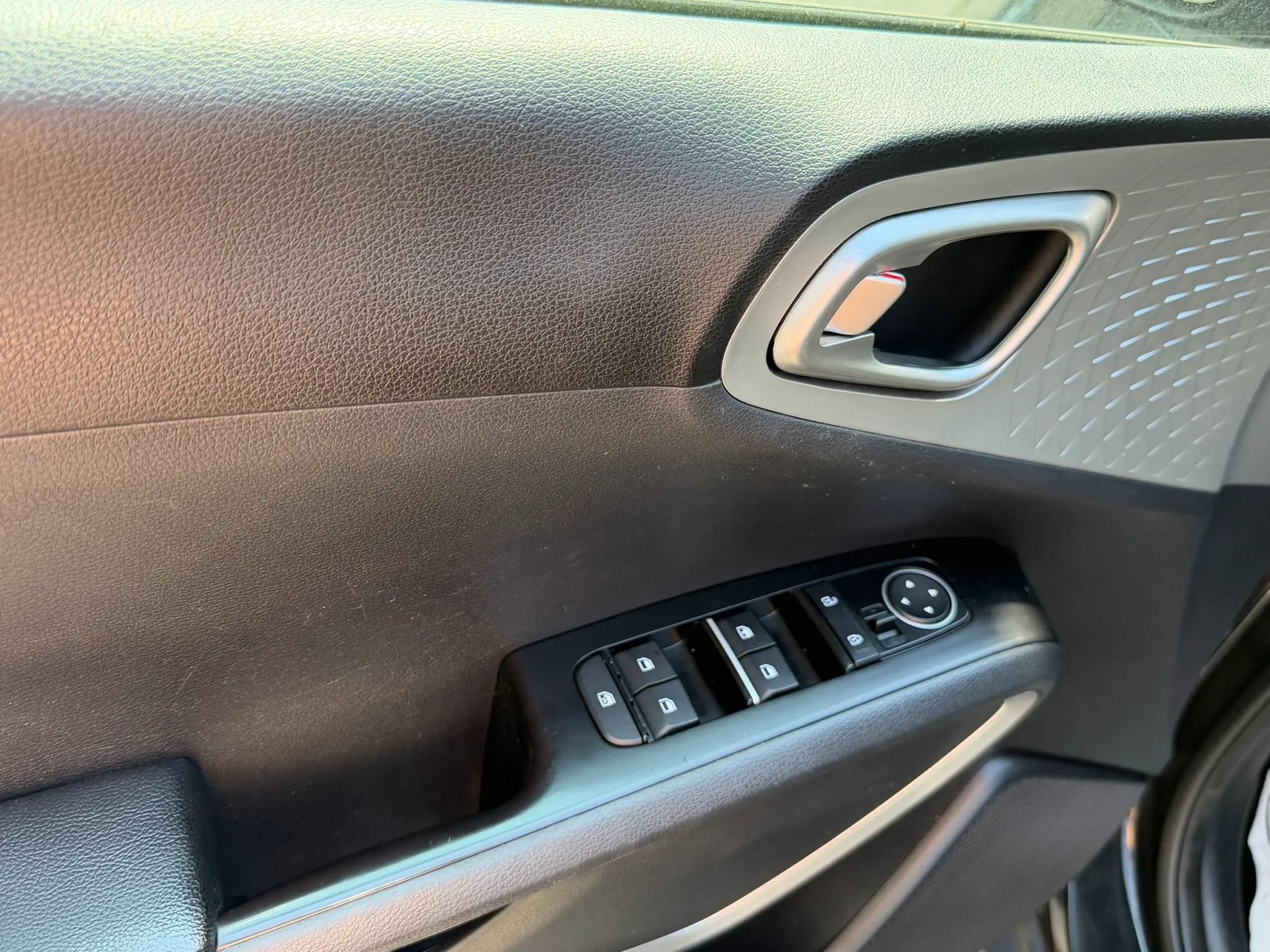 Used 2020 Kia Soul LX FWD image 28