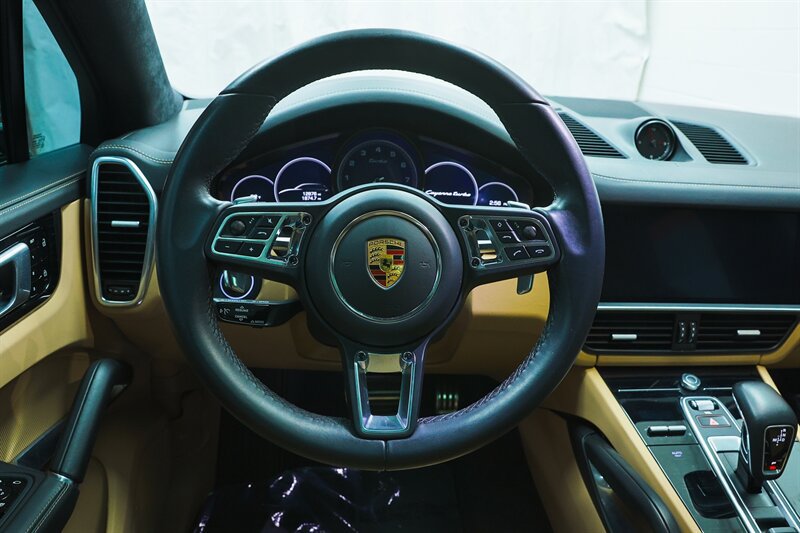 Used 2020 Porsche Cayenne Turbo AWD/4WD image 63