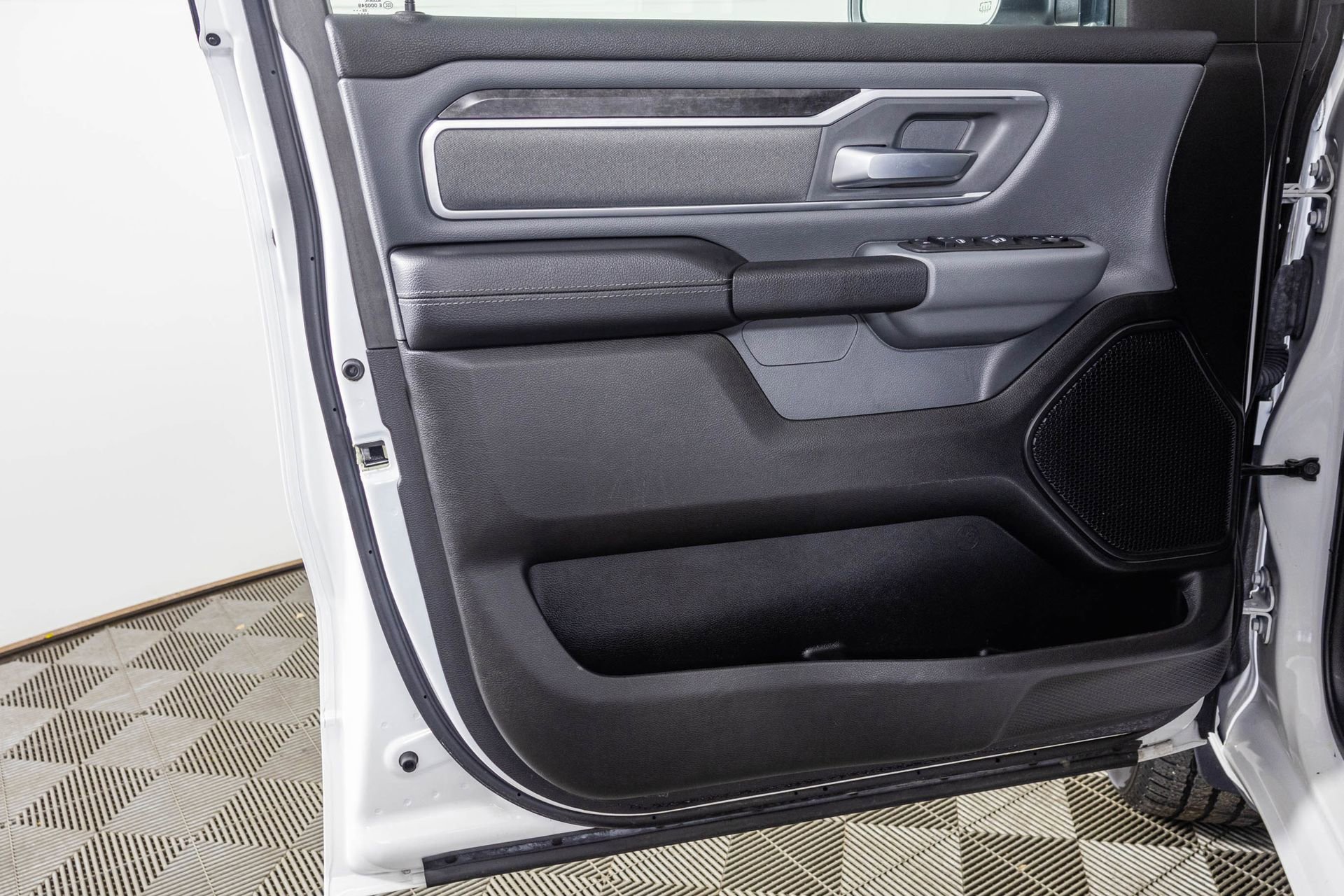 Used 2022 RAM 1500 Big Horn AWD/4WD image 38
