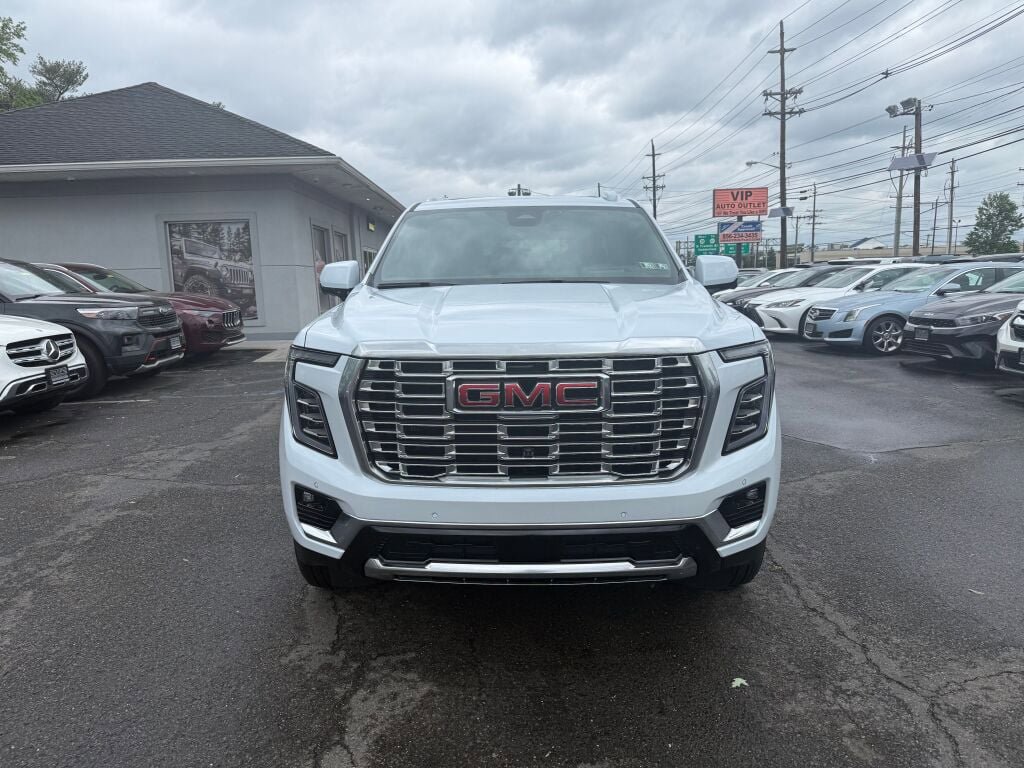 Used 2026 GMC Yukon XL Denali w/ Sun & Power Step Package AWD/4WD image 2