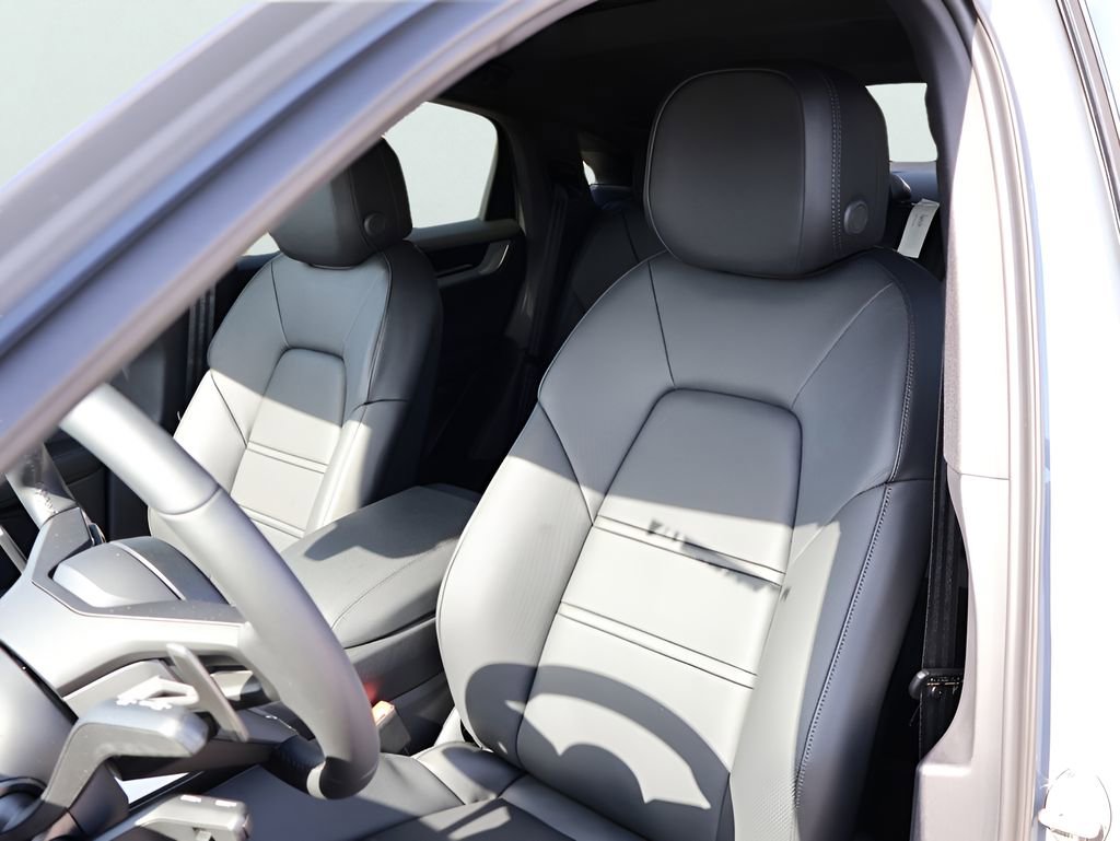 New 2026 Porsche Cayenne S AWD/4WD image 5
