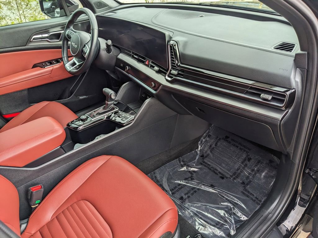 Certified 2025 Kia Sportage SX image 11