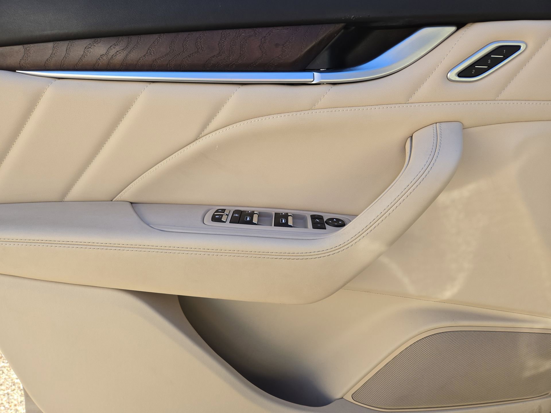 Used 2022 Maserati Levante GT AWD/4WD image 15