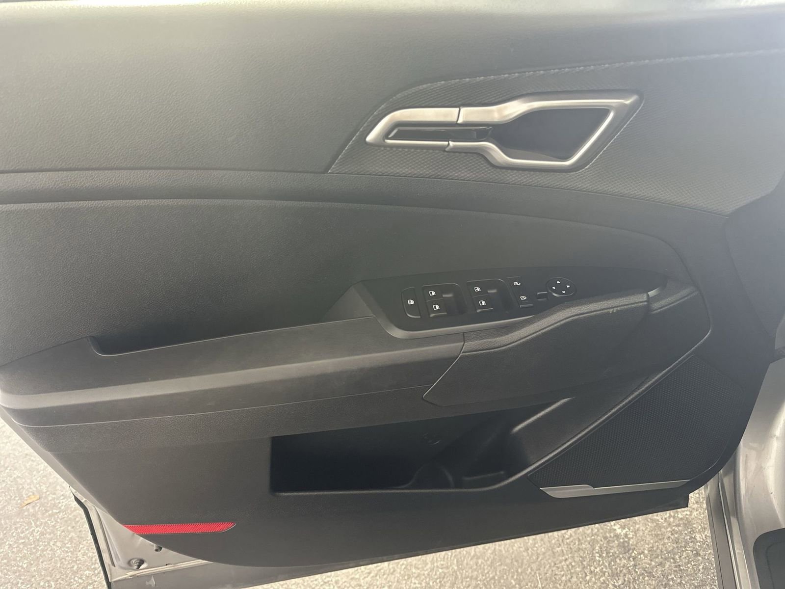 Used 2023 Kia Sportage LX image 29