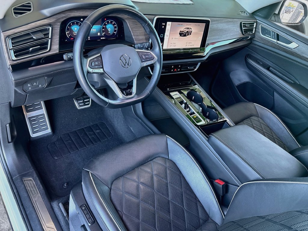 Used 2024 Volkswagen Atlas SEL Premium R-Line AWD/4WD image 9