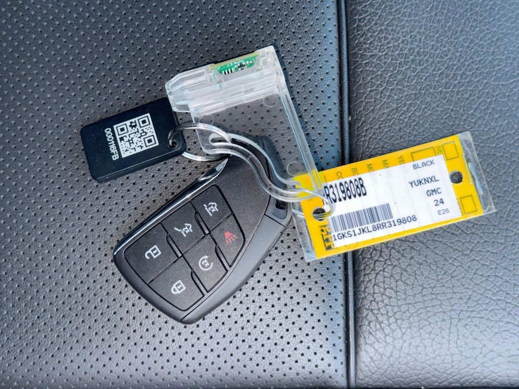 Used 2024 GMC Yukon XL Denali RWD image 37
