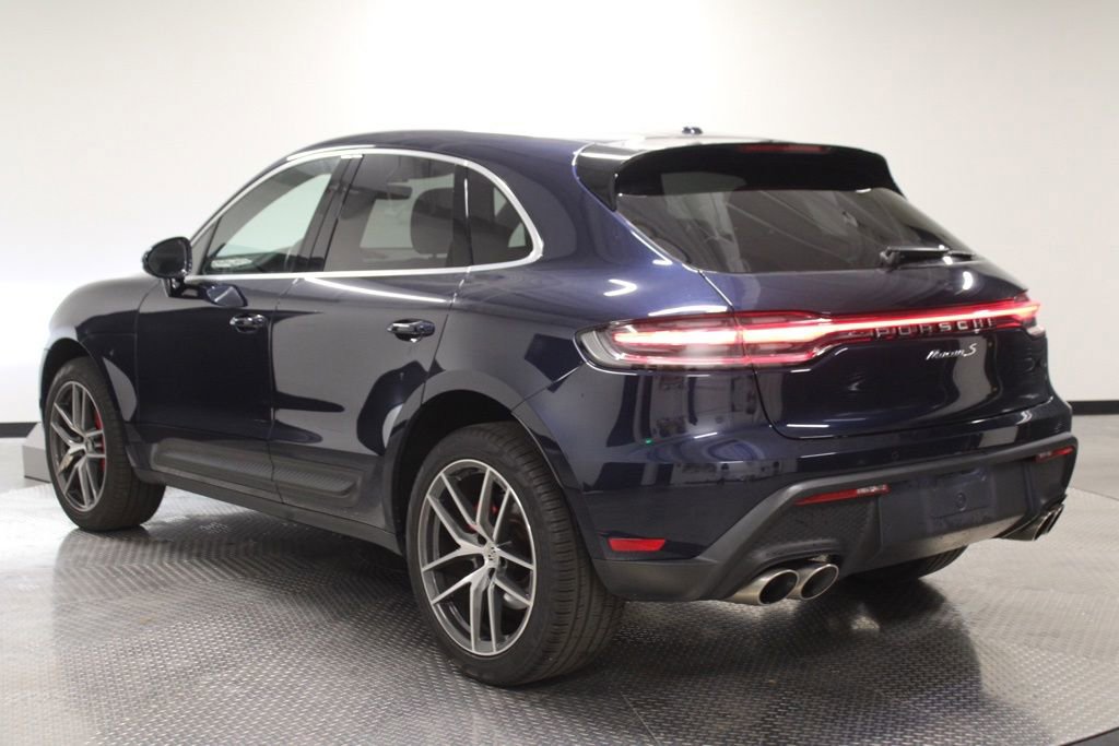Certified 2022 Porsche Macan S AWD/4WD image 3