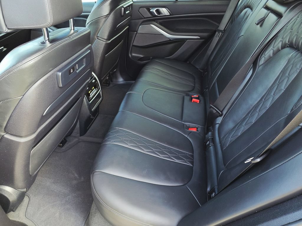 Used 2023 BMW X5 xDrive40i w/ Executive Package AWD/4WD image 18