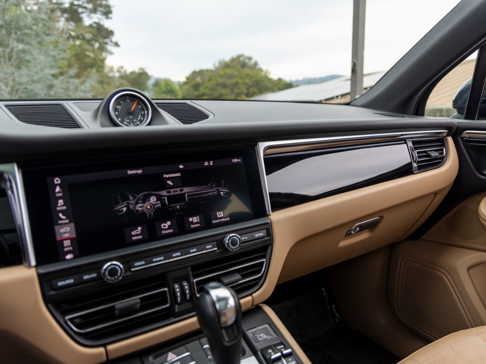 Used 2020 Porsche Macan image 35