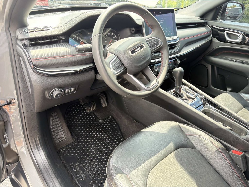 Used 2024 Jeep Compass Trailhawk AWD/4WD image 25