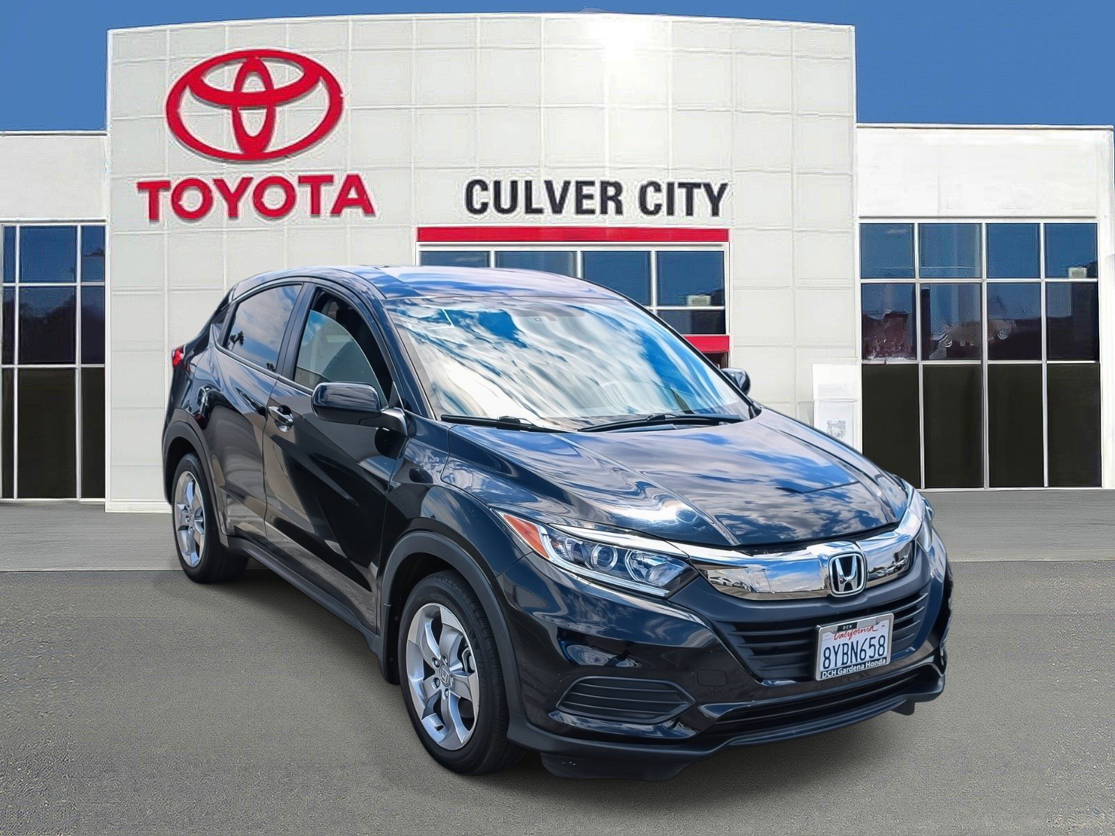 Used 2022 Honda HR-V LX image 1