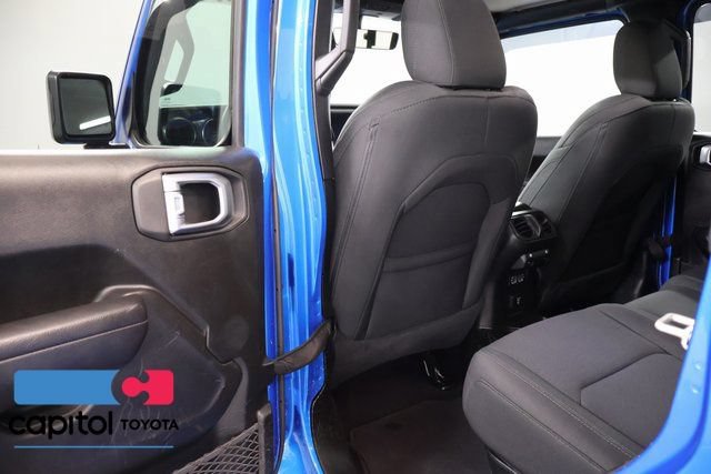 Used 2023 Jeep Gladiator Sport AWD/4WD image 29