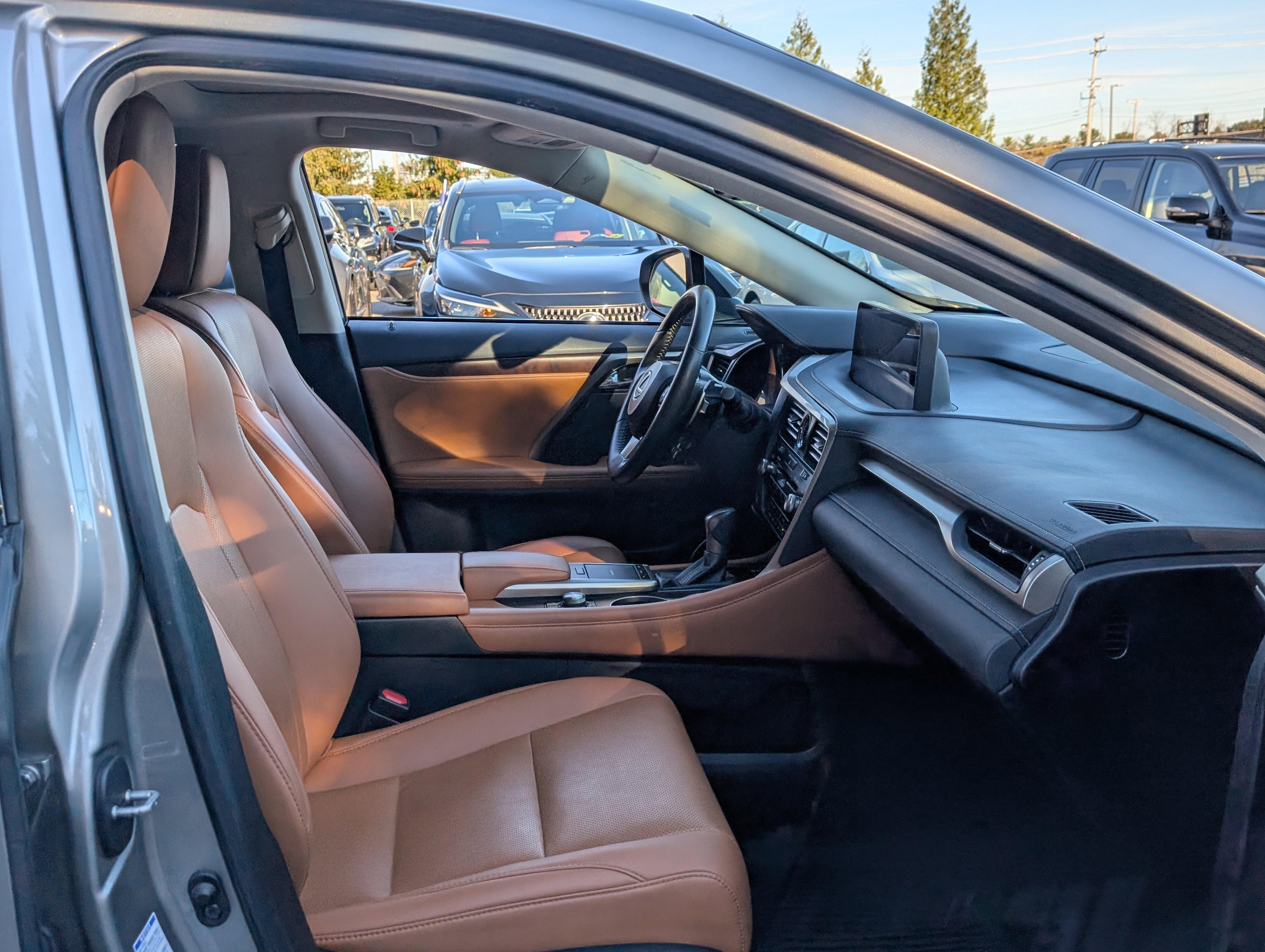 Used 2022 Lexus RX 450h AWD w/ Premium Package image 11