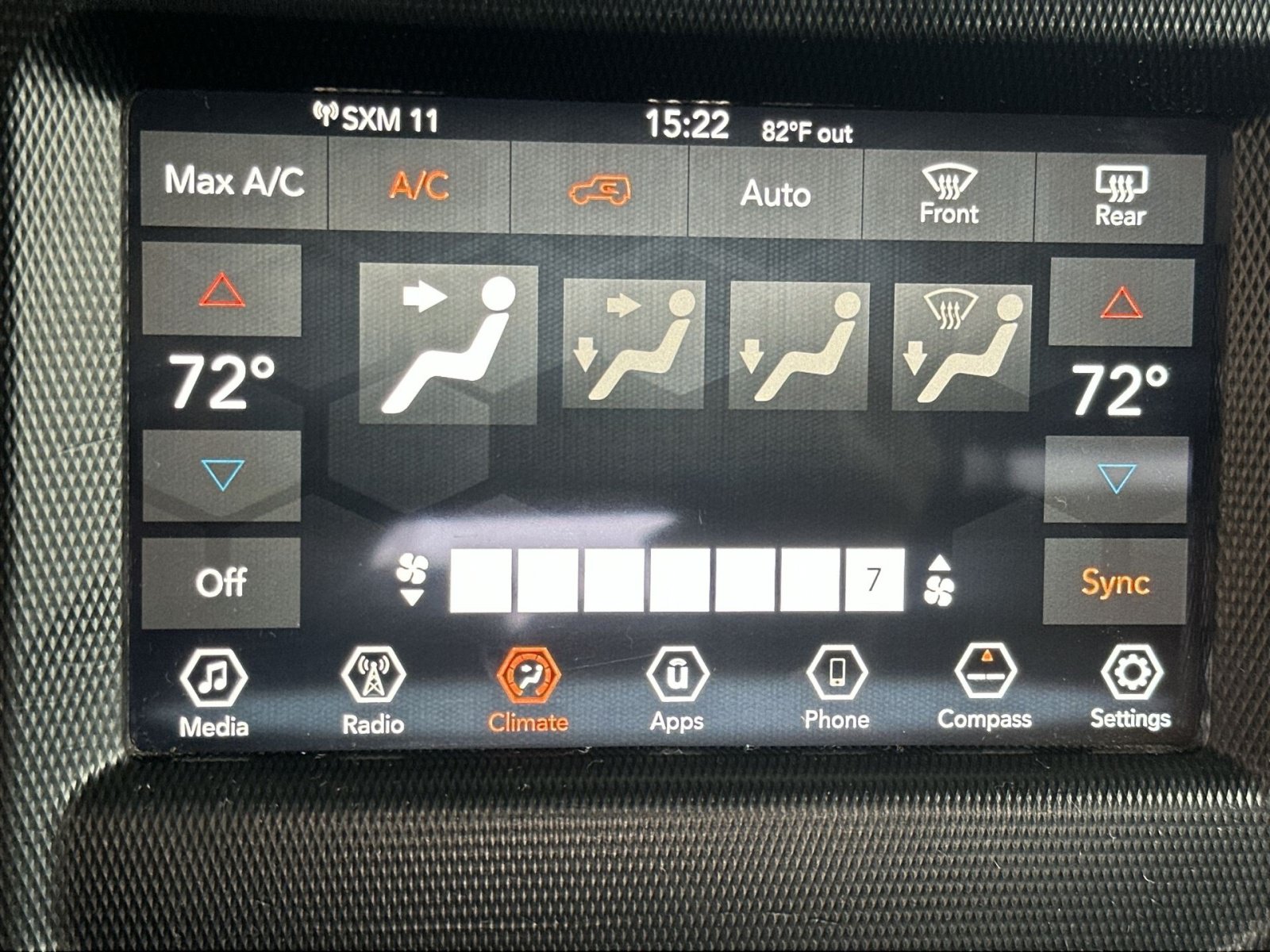 Used 2018 Jeep Wrangler Unlimited Sahara AWD/4WD image 29