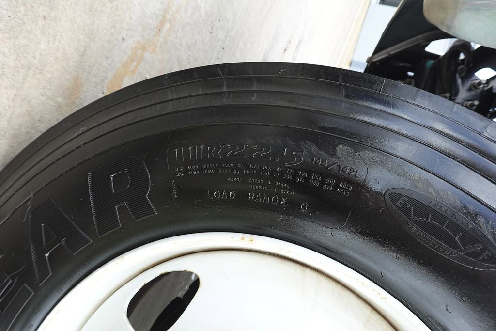 Used 2023 Ford F650 2WD Regular Cab Super Duty image 27