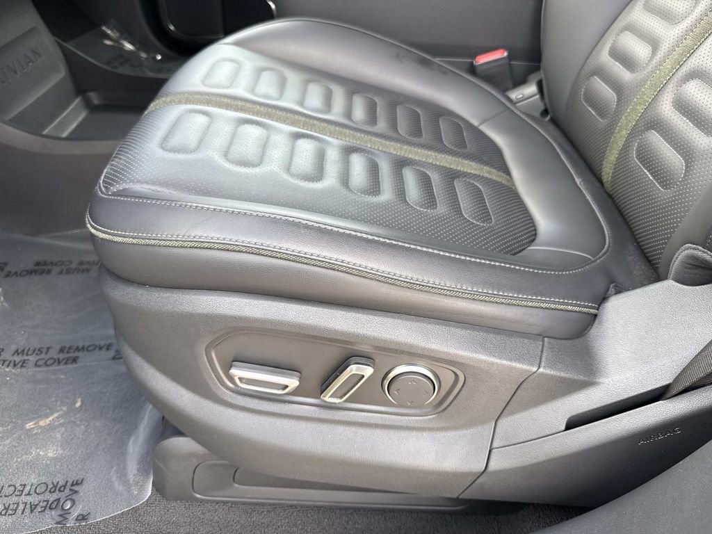 Used 2025 Rivian R1S Adventure AWD/4WD image 28