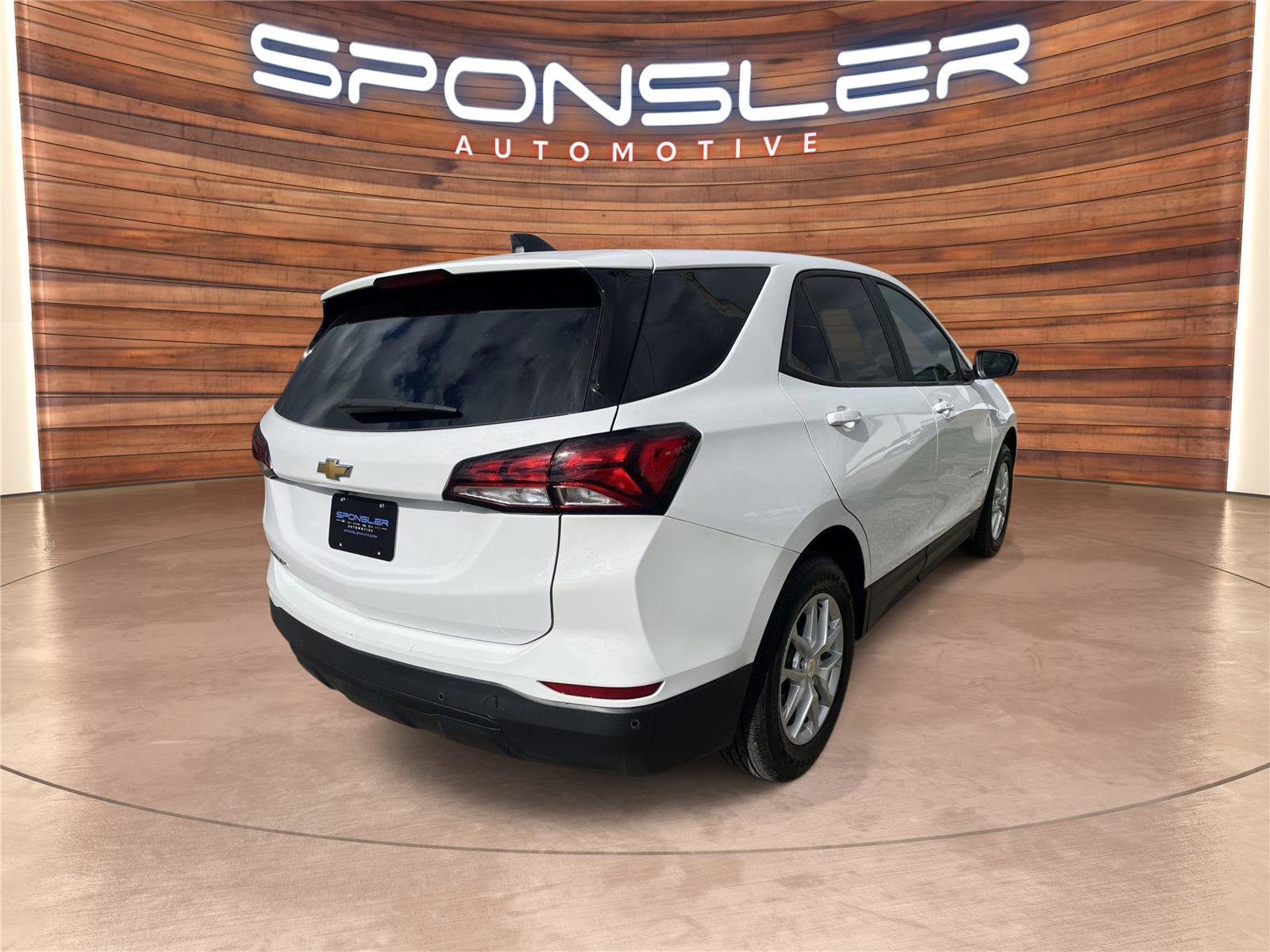 Used 2023 Chevrolet Equinox LS image 7