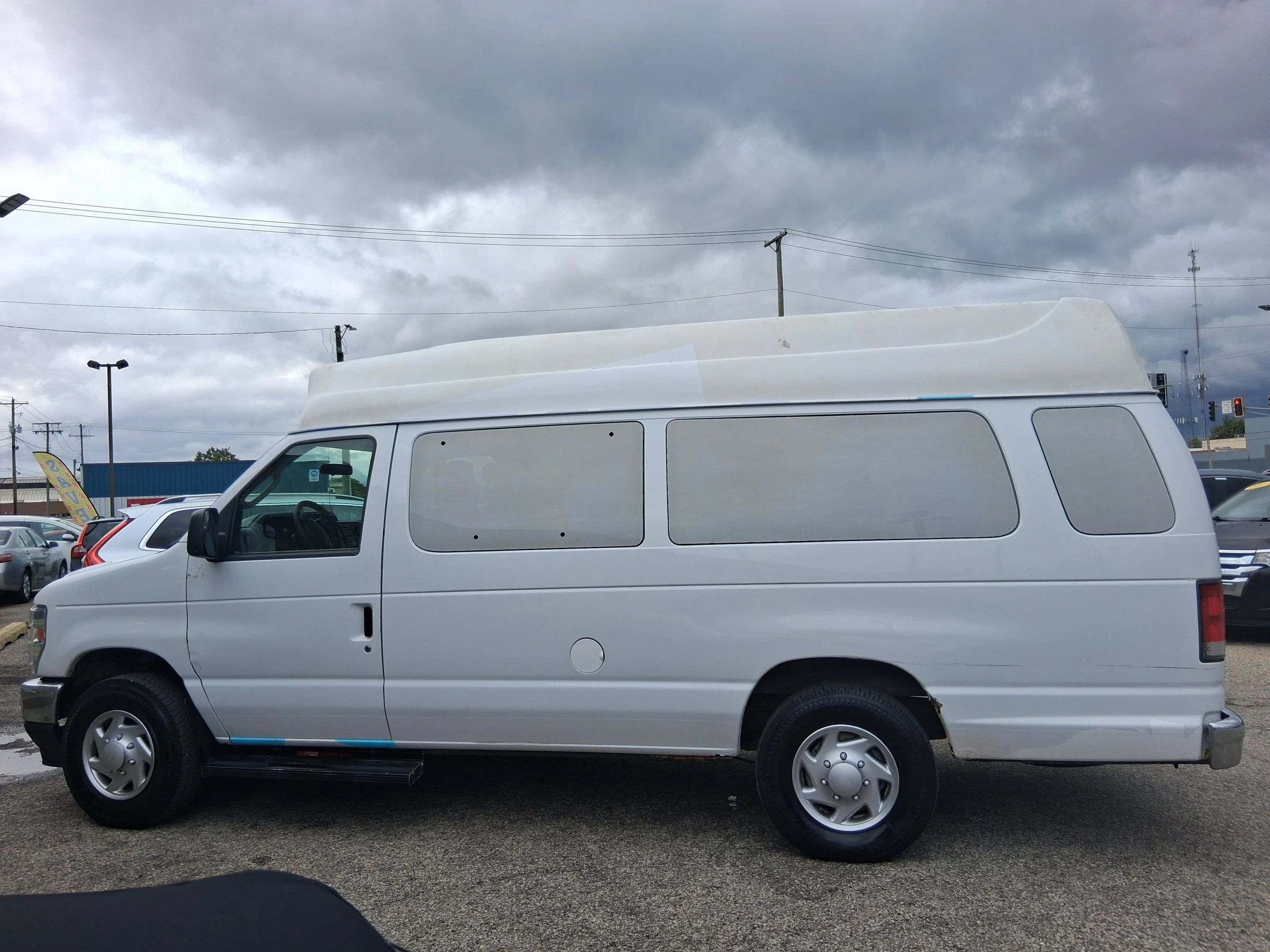 Used 2014 Ford E-250 and Econoline 250 Extended RWD image 6