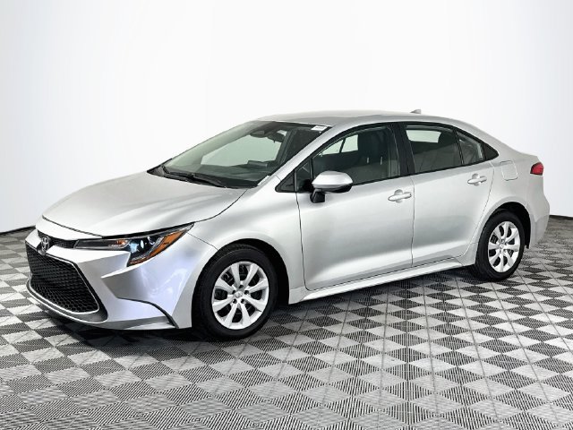 Used 2024 Toyota Corolla LE FWD image 4