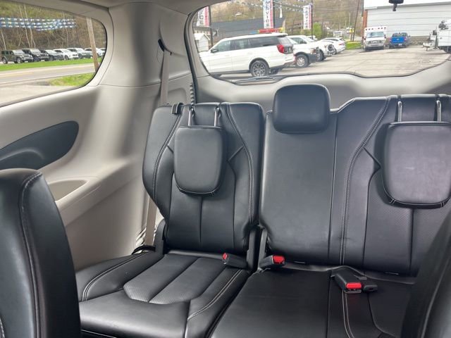 Used 2024 Chrysler Pacifica Touring-L image 43