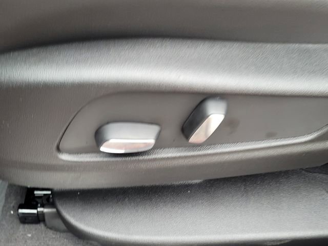 New 2026 Cadillac XT5 Luxury w/ LPO, ONYX Package image 24