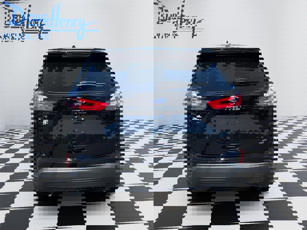Used 2024 Ford Edge SE image 26