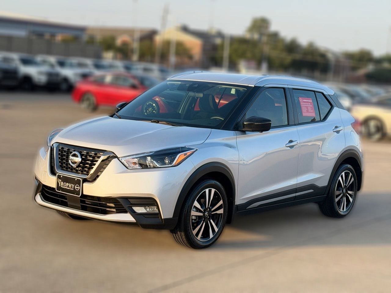 Certified 2020 Nissan Kicks SR FWD image 4