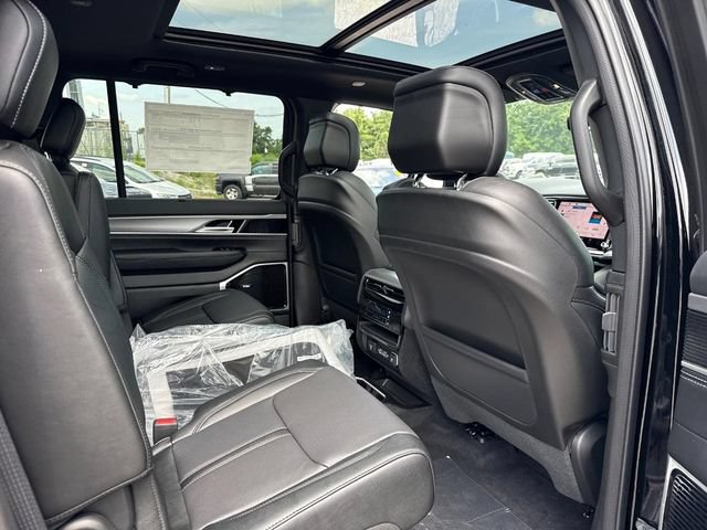 New 2026 Jeep Grand Wagoneer Limited AWD/4WD image 12