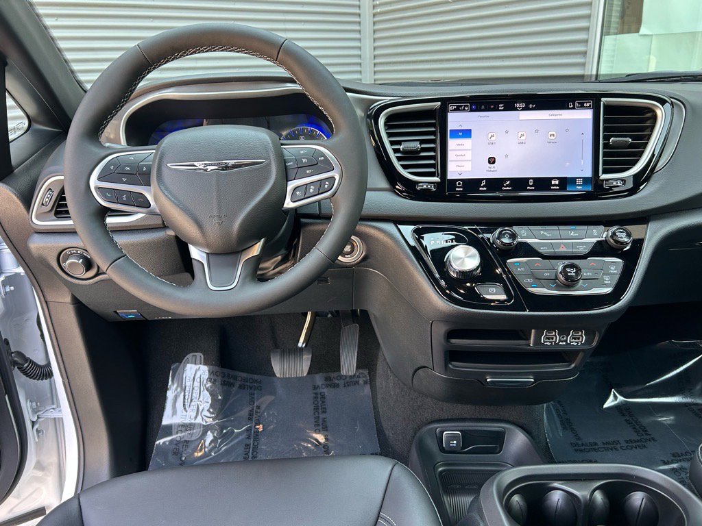 New 2025 Chrysler Voyager LX image 37